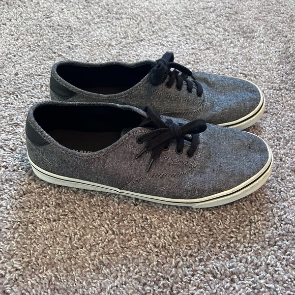 Men’s Sneaker Bundle. Pair of 3 Old Navy Sneakers. Size 10 - Picture 6 of 10